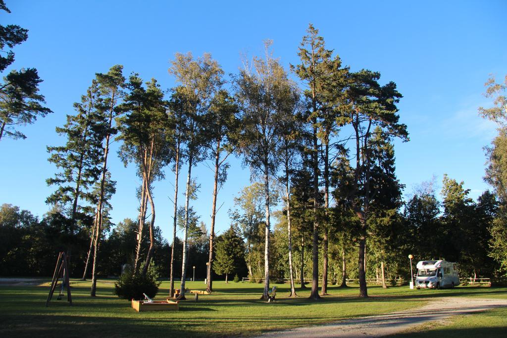 Tehumardi Camping Salme Exterior photo