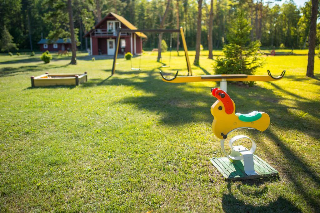 Tehumardi Camping Salme Exterior photo